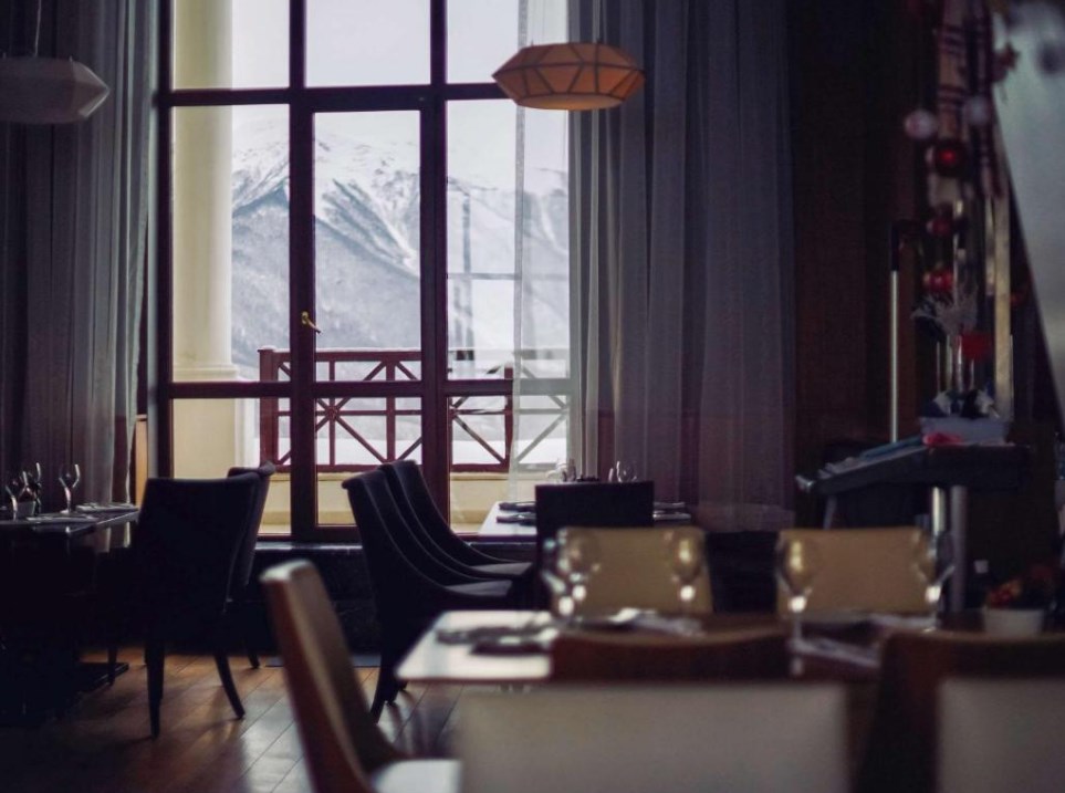 . Курортный отель Novotel Resort Krasnaya Polyana Sochi. Красная Поляна