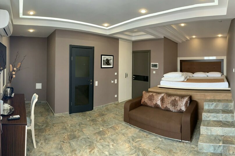 . Гостиница "Парк Авеню". Кореиз . Гостиница "Парк Авеню". Кореиз