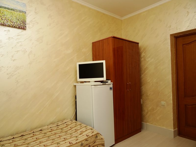 Улучшенный стандарт 2-х местный номер. Гостевой дом Гоголя 51. Анапа