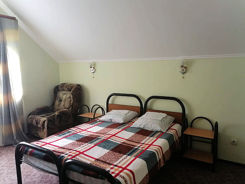 Стандарт Трехместный. Гостевой дом "Нэста". Небуг