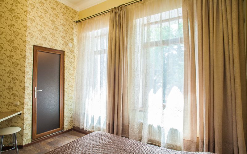 Золотая комната. Гостиный дом на Лавровом. Ялта