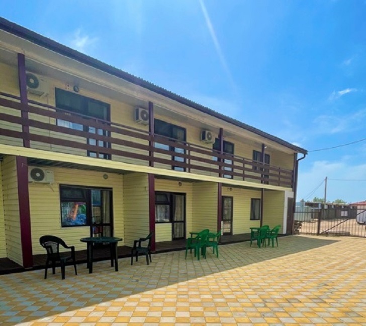 СТАНДАРТ 2Х МЕСТНЫЙ НОМЕР КОРПУС №7, 1 ЭТАЖ ВХОД В НОМЕР С УЛИЦЫ И 2 ЭТАЖ ВХОД С ОБЩЕГО БАЛКОНА. База отдыха "Ока". Благовещенская