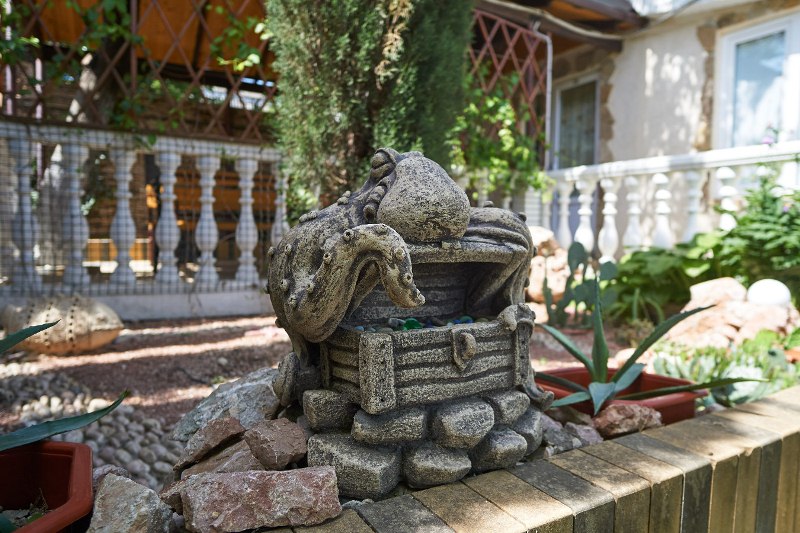 . Гостевой дом "Малиновая 10". Севастополь