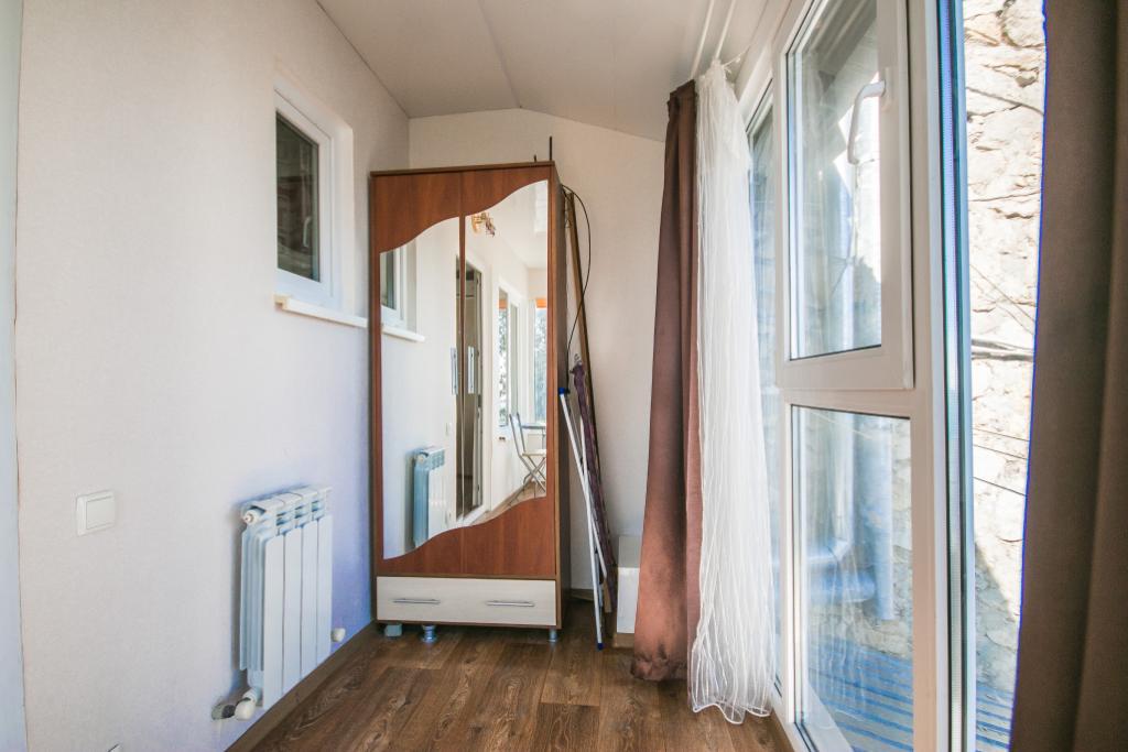 Таунхаус под ключ. Дом под ключ на пляже с великолепными видом на море. Ялта