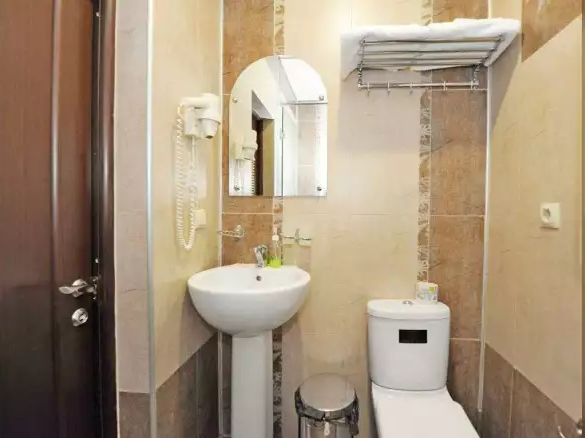 «Полулюкс». Гостиница «Гранд Виктория». Домбай-гостиницы