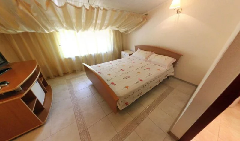 Стандартный двухместный номер. Отель Пионер. Лоо