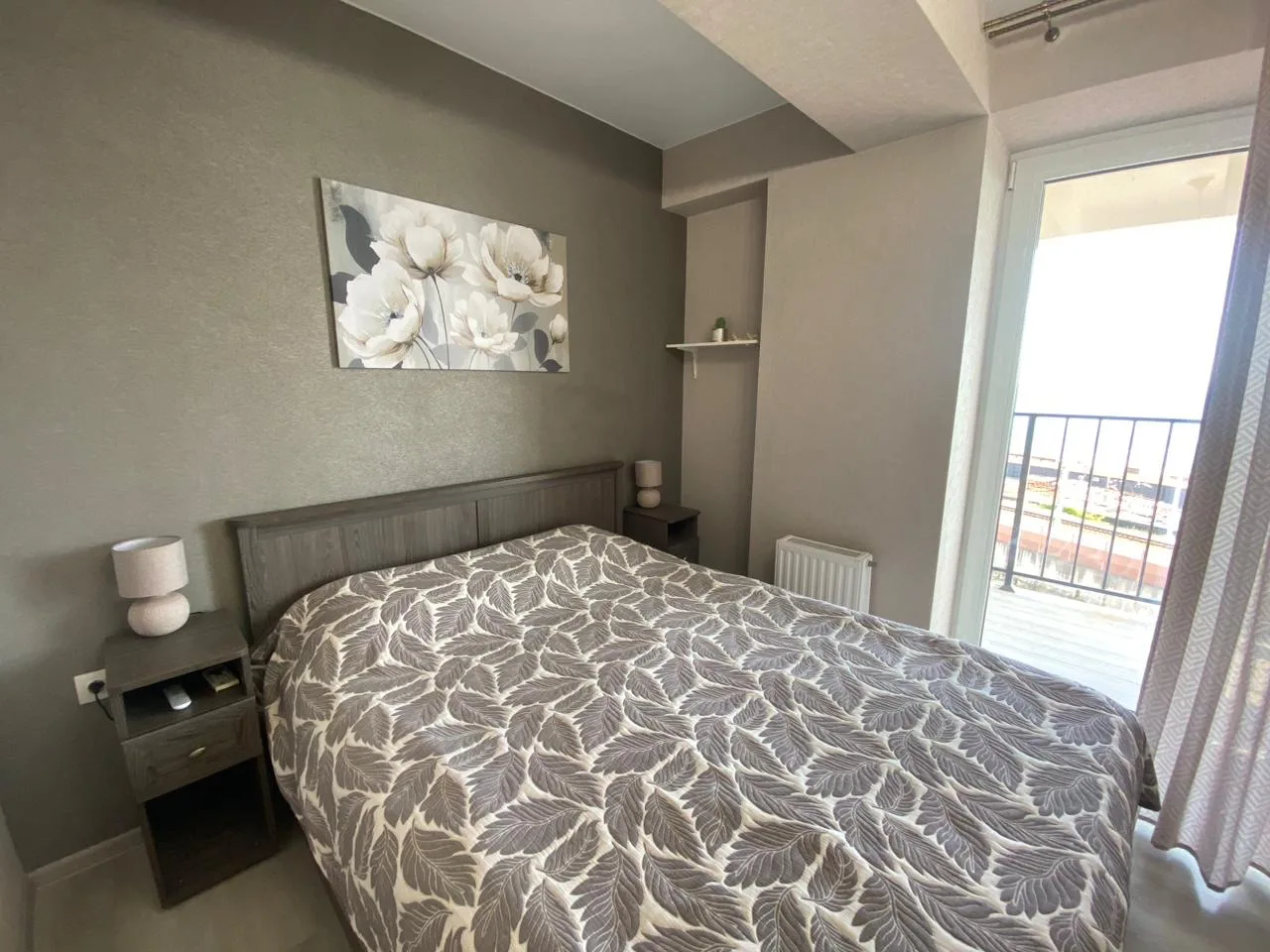 . Квартира в многоквартирном доме Квартира у моря видовая с балконами. Дагомыс