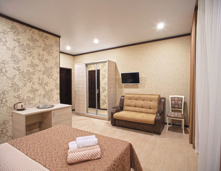 ТРЕХМЕСТНЫЙ НОМЕР. Отель "Каскад". Лазаревское