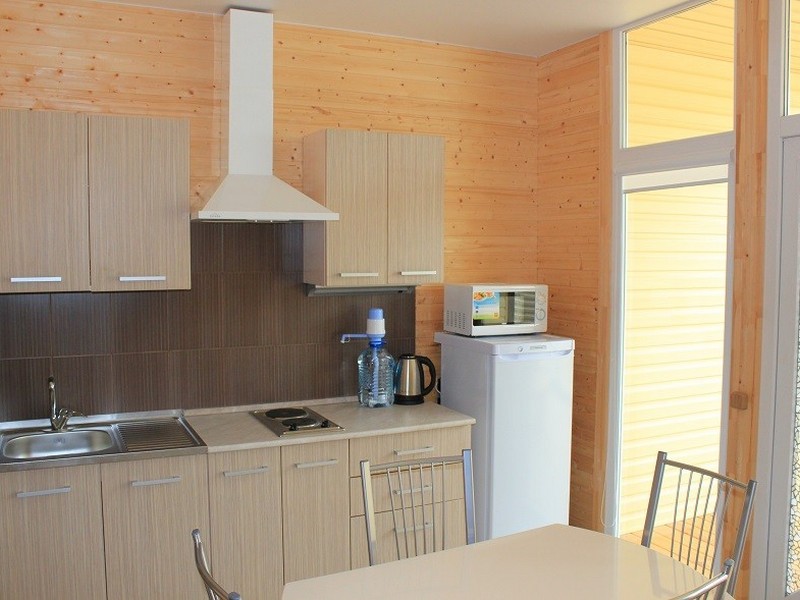 Апартаменты Кирова. База отдыха Должанский дворик "АКВАРЕЛИ". Должанская