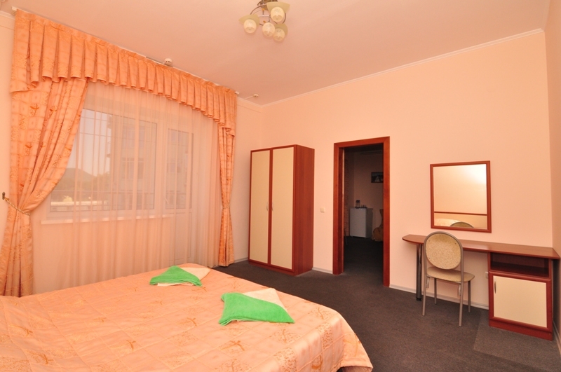 люкс 2-х комнатный . "Элита". Новомихайловский