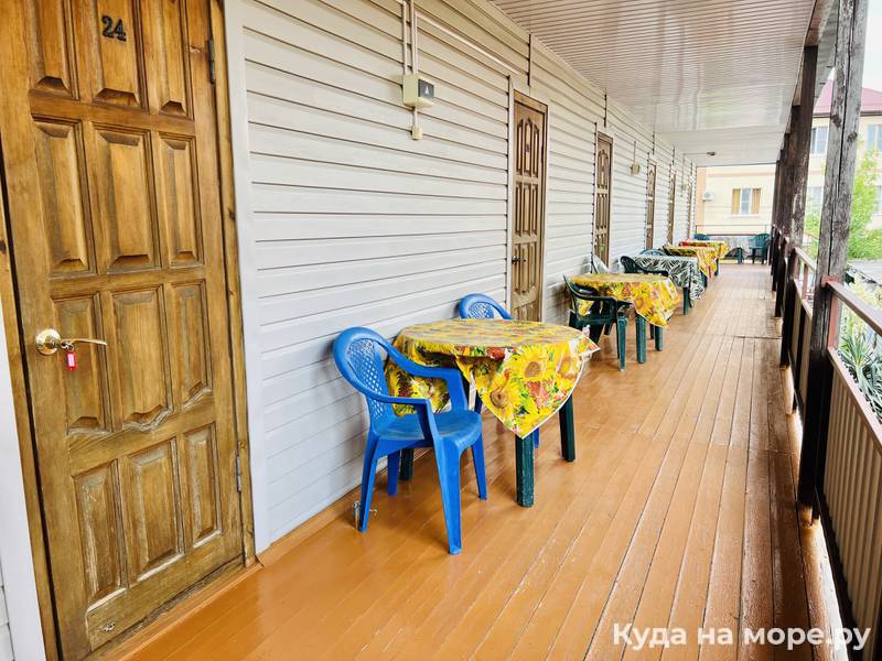 Двухместная с двуспальной кроватью. Гостевой дом "Selena". Анапа