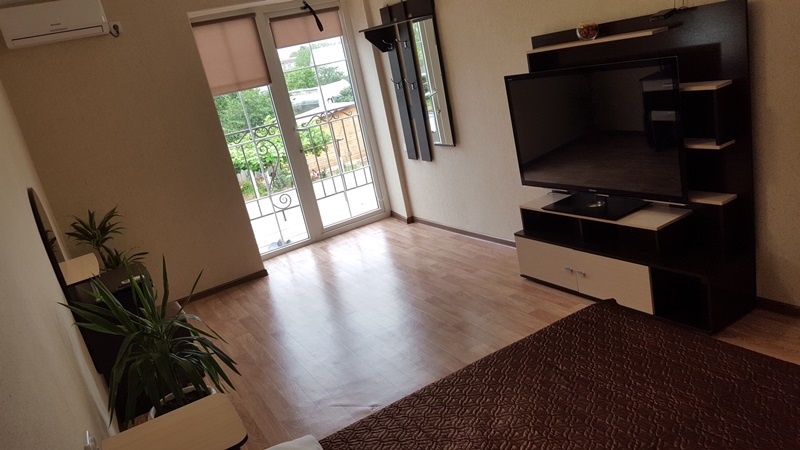 Семейный. Гостевой дом Центральный. Кучугуры