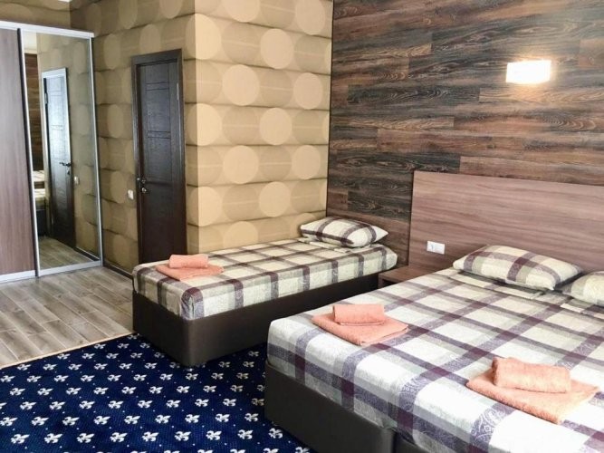 Двухкомнатный номер Люкс «Семейный» с балконом. Гостевой дом "Солнечный". Гостевые дома в Лазаревском