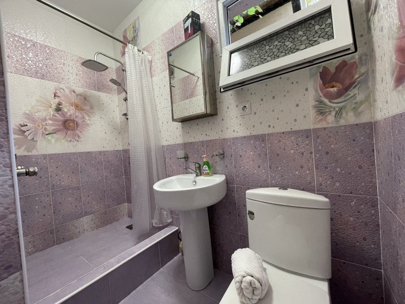 Стандартный трехместный номер. Гостевой дом "Замок на Жемчужной". Адлер