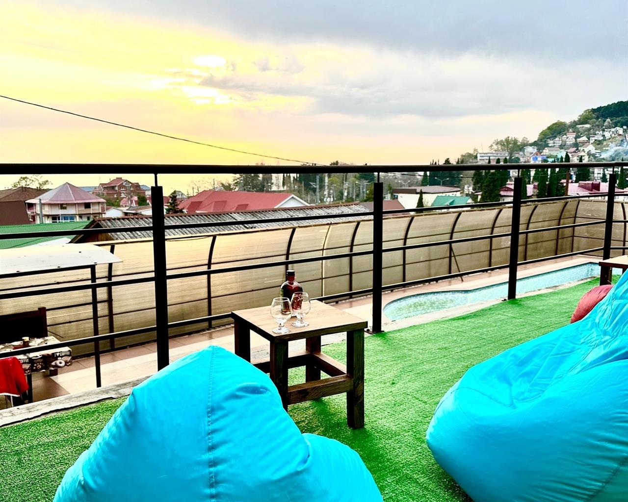 . Отель LooBeach SeaView. Лоо