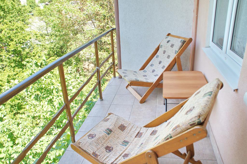 Стандарт трехместный. Гостиница Дача Вернадского. Ялта