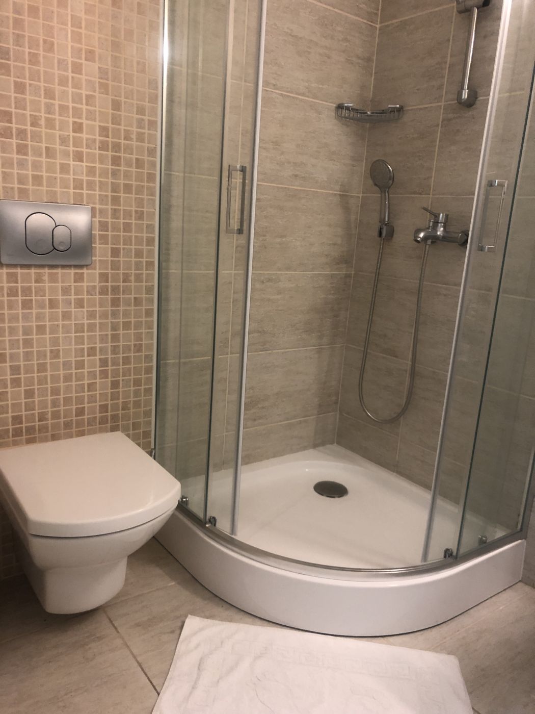 . Квартира в многоквартирном доме Апартаменты . Алушта