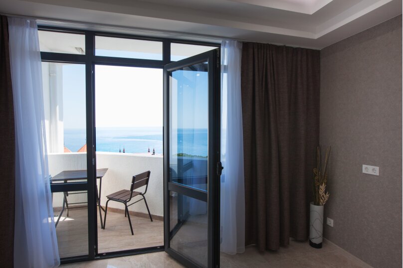 . Гостиница "Парк Авеню". Кореиз . Гостиница "Парк Авеню". Кореиз