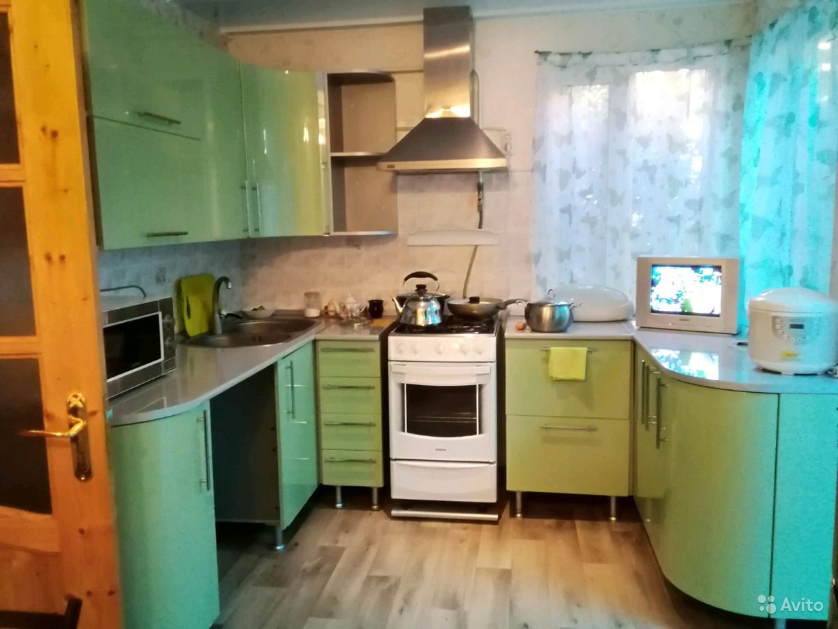 . Квартира в многоквартирном доме Комната 14 м² в 4-к, 1/1 эт.. Ейск
