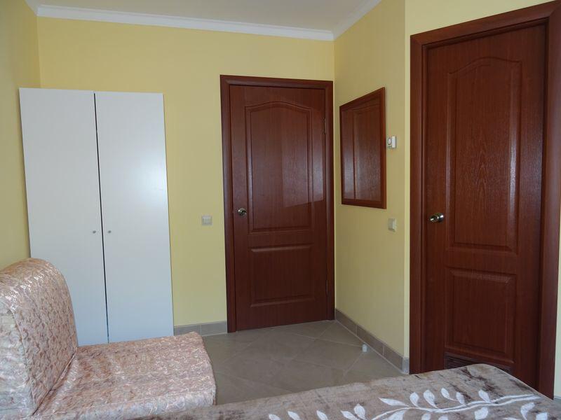 . Гостевой дом "Оливер" в Небуге     . Небуг