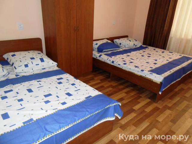 4-х местный «Стандарт» с дополнительным местом. Частный сектор «У Ануш». Пицунда