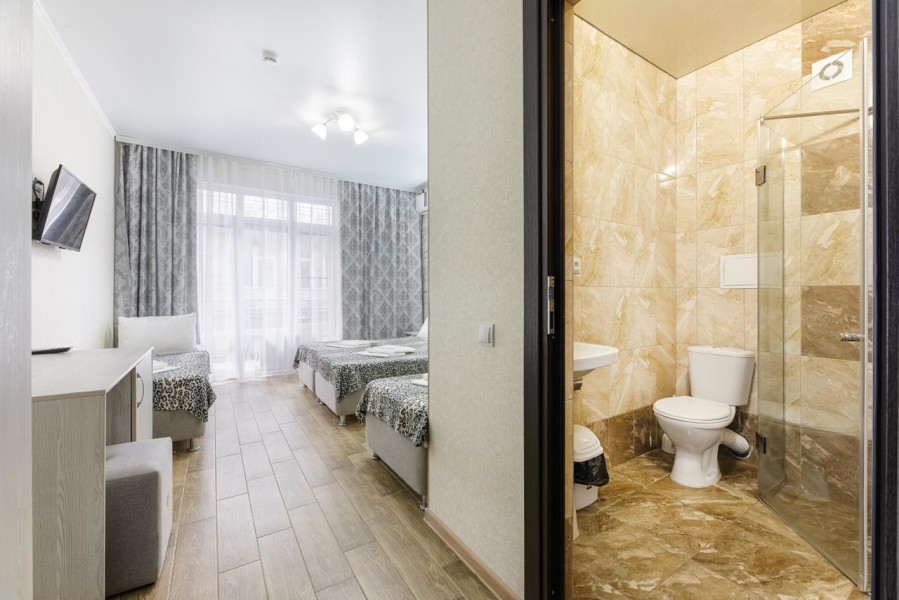 4-х местный комфорт с балконом. Отель White Hotel. Витязево