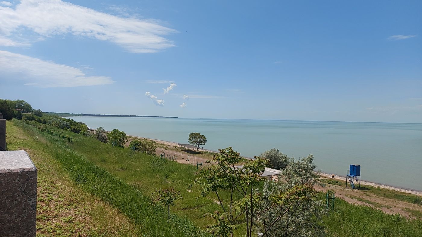 . Гостиница Александровский сад у моря . Ейск