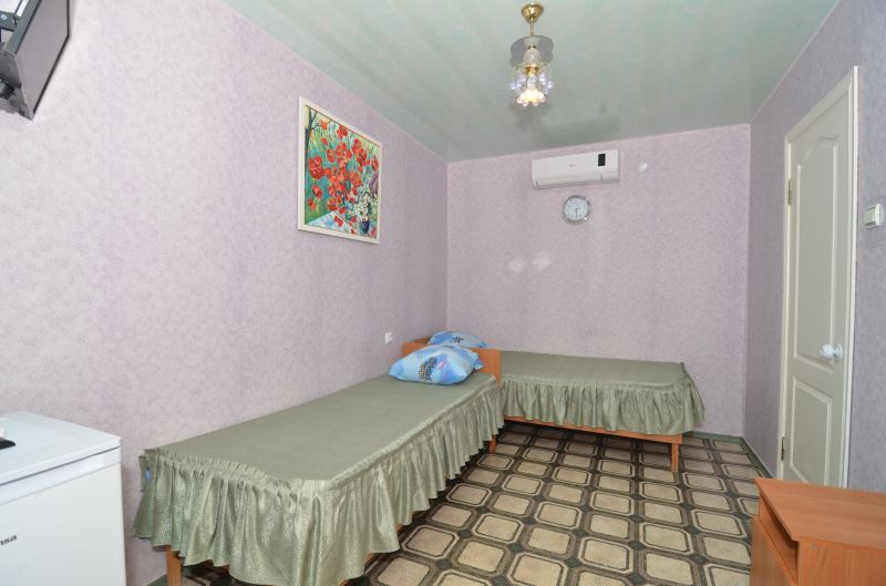 2-местный с кондиционером. Гостевой дом Наири. Береговое