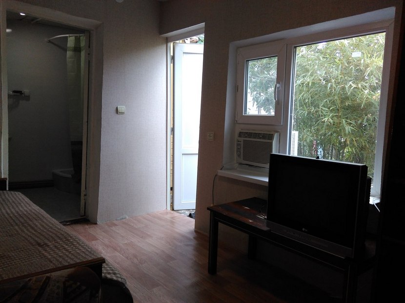 Номер для 3-4 человек. Гостевой дом «Лазурное». Лазурное