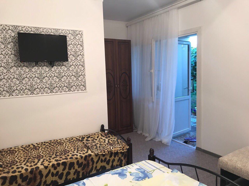 Отдельный домик . Гостевой дом  Шаумяна 13 - Пицунда. Пицунда