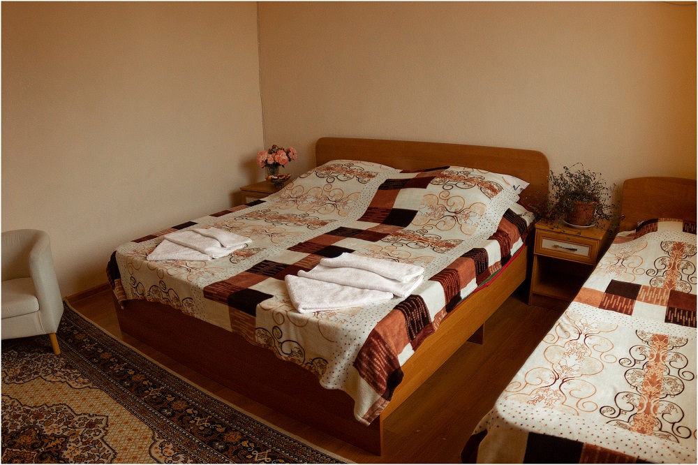 1-комнатный номер 3-местный без балкона. Гостиница Астерия. Ейск