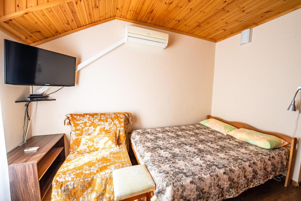 Трёхместный. Гостевой дом "Мария". Лазаревское Трёхместный. Гостевой дом "Мария". Лазаревское