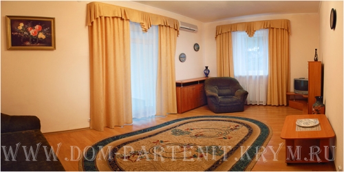 3-комнатные аппартаменты , 1-2 этаж. Гостевой дом Гостиный дом "Партенит". Партенит