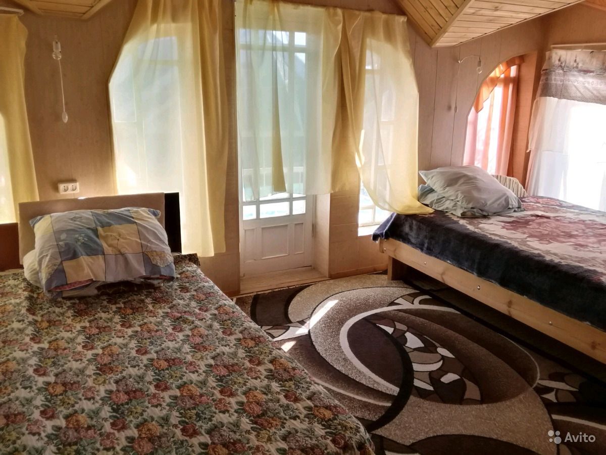 . Квартира в многоквартирном доме Комната 14 м² в 4-к, 1/1 эт.. Ейск