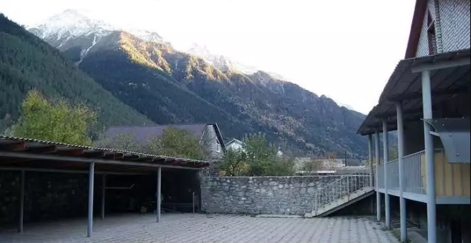 Коттедж в г. Теберда. Отель «Меридиан». Домбай-гостиницы