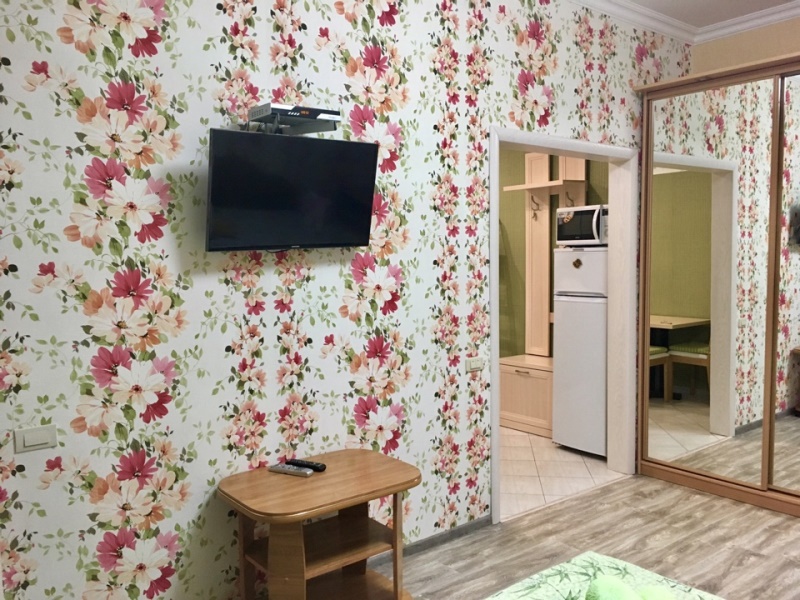 Частный сектор "1-комнатная квартира в частном доме Ульянова 19 кв 1"