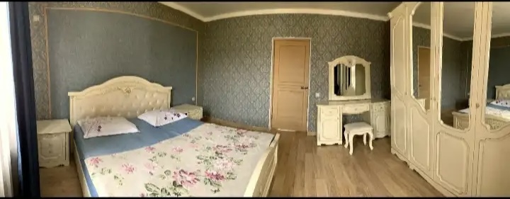 . Двухэтажный дом Сухум. Сухум