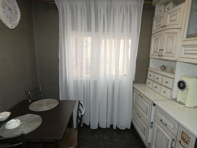 3х-комнатная квартира. Квартира в многоквартирном доме Квартира Абазгаа 59/1 . Гагра