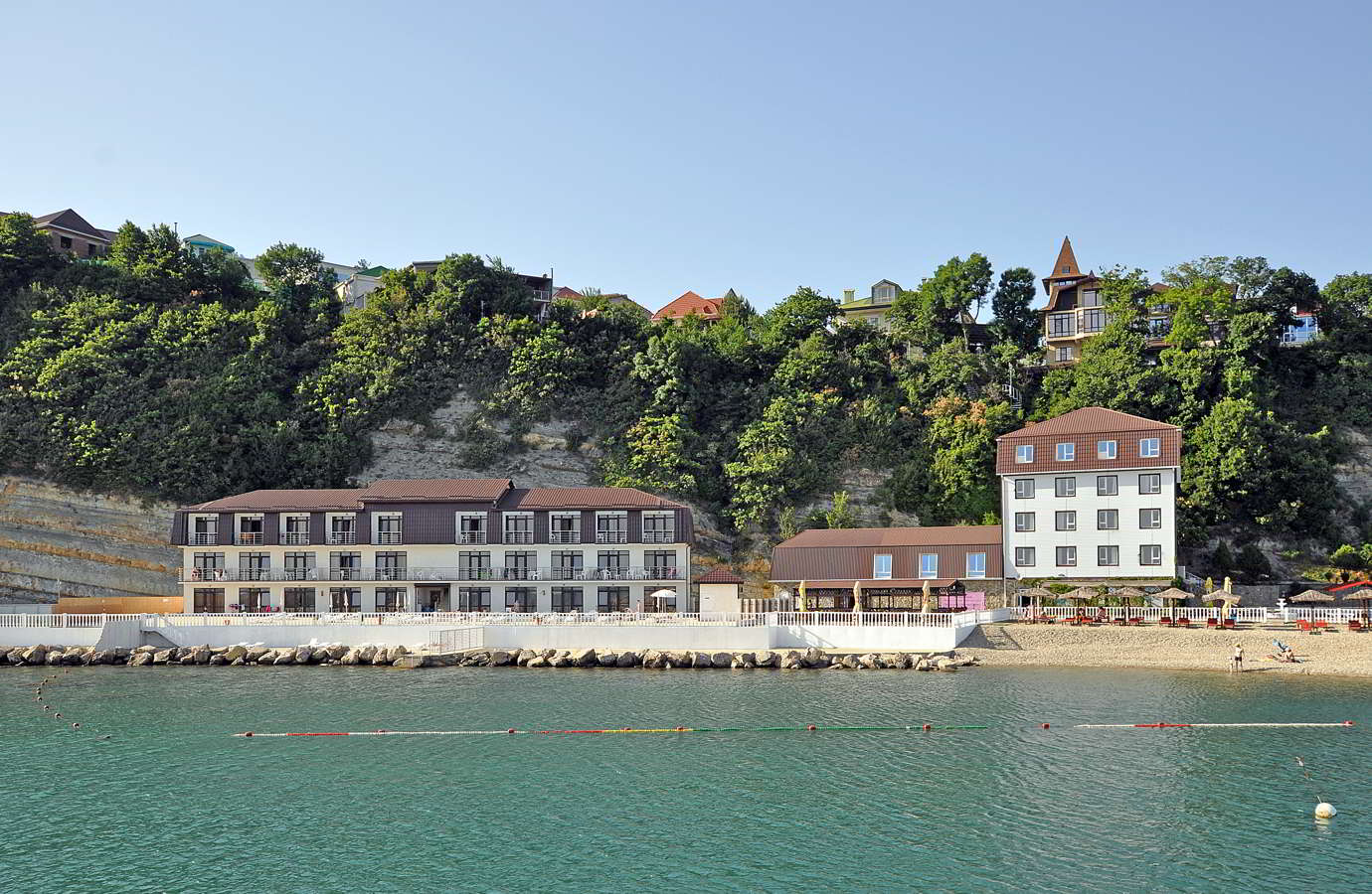 . Гостевой комплекс и Яхт-Клуб "Торнадо" Новомихайловский. Новомихайловский