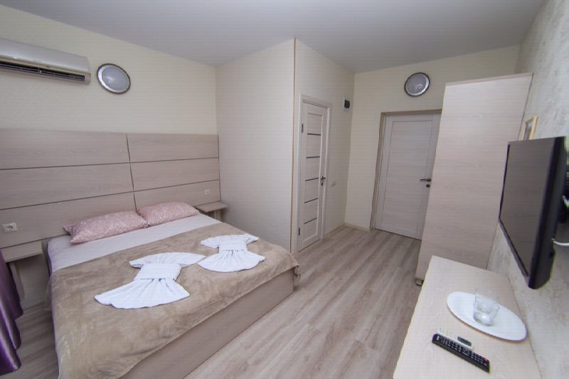 Однокомнатный, двухместный номер с удобствами. Гостевой дом "Эллеон". Лоо