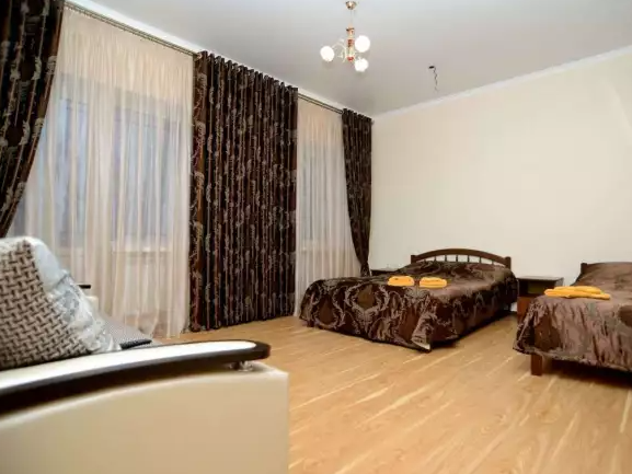 «GOLD STAR» 3-местный Стандарт. Отель «GOLD STAR». Домбай-гостиницы