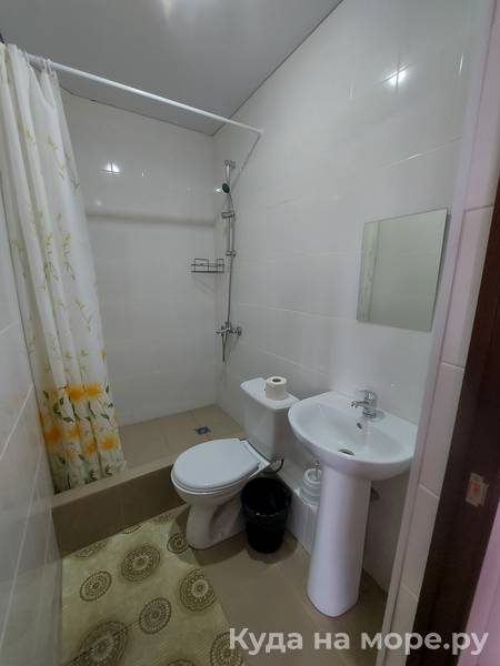 Классический трёхместный номер. Гостевой дом "Нур". Ольгинка Классический трёхместный номер. Гостевой дом "Нур". Ольгинка