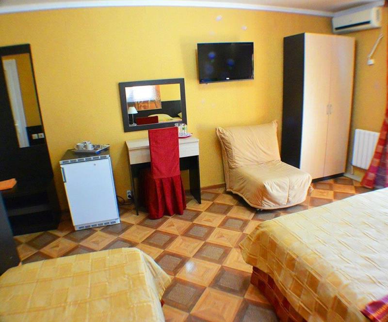 3-х местный Комфорт. Гостевой дом "Дом с дельфинами" (корпус 2). Адлер