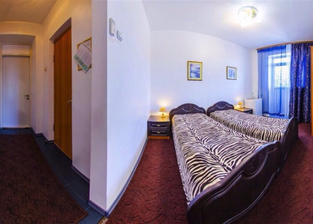 Двухместный полулюкс 1 и 2 этаж. Гостиница "Алекс". Витязево