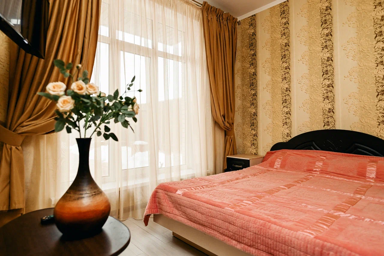 4-х местный номер Люкс + кухня. Гостевой дом Колибри. Ейск