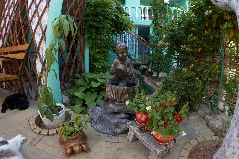 . Гостевой дом "Малиновая 10". Севастополь