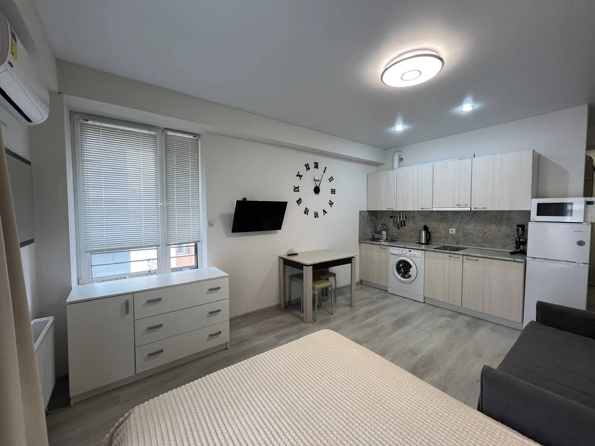 . Квартира в многоквартирном доме Уютная студия у моря с панорамными окнами. Дагомыс