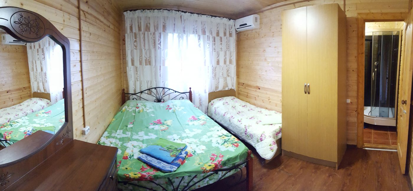 . Гостевой дом У Ирины. Пицунда