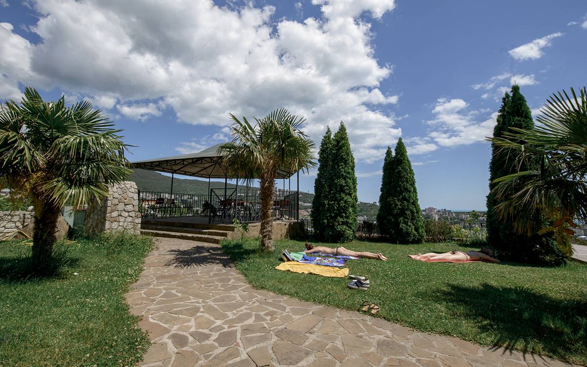 . Гостевой дом Над морем. Ялта