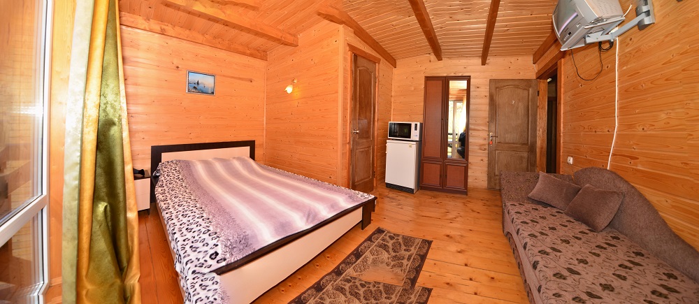 3-местный «стандарт» улучшенный. Вилла «Виола». Алушта